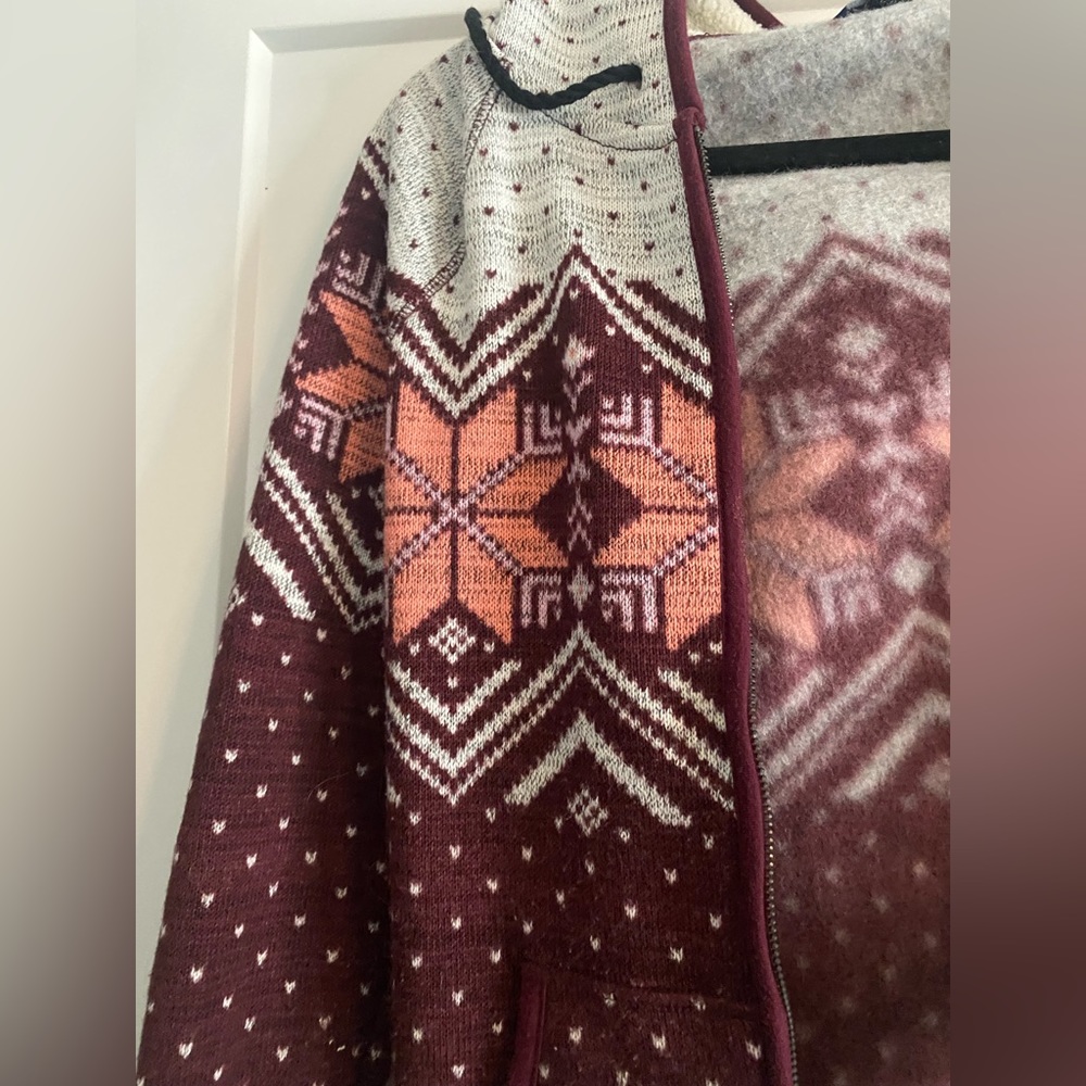 Sweater - Picture 2 of 4